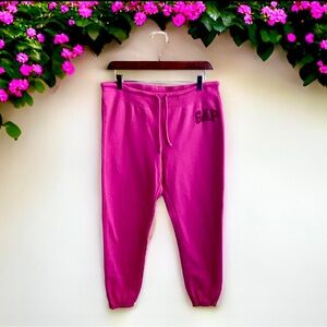 Women’s Gap Logo Joggers
